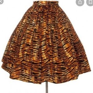 Deadly dames Micheline Pitt leopard print skirt Xs